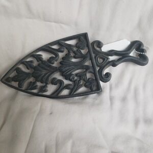 Cast‎ Iron Trivet Ornate Floral Design Vintage Style Decorative Kitchenware
